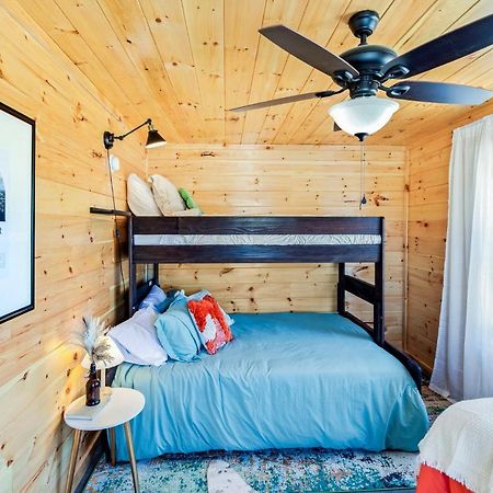 Вілла Honey Bee Hideaway Rogers Екстер'єр фото