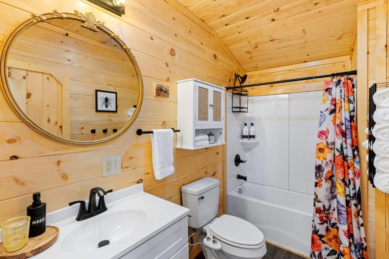 Вілла Honey Bee Hideaway Rogers Екстер'єр фото