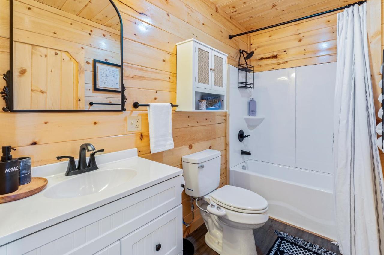 Вілла Honey Bee Hideaway Rogers Екстер'єр фото